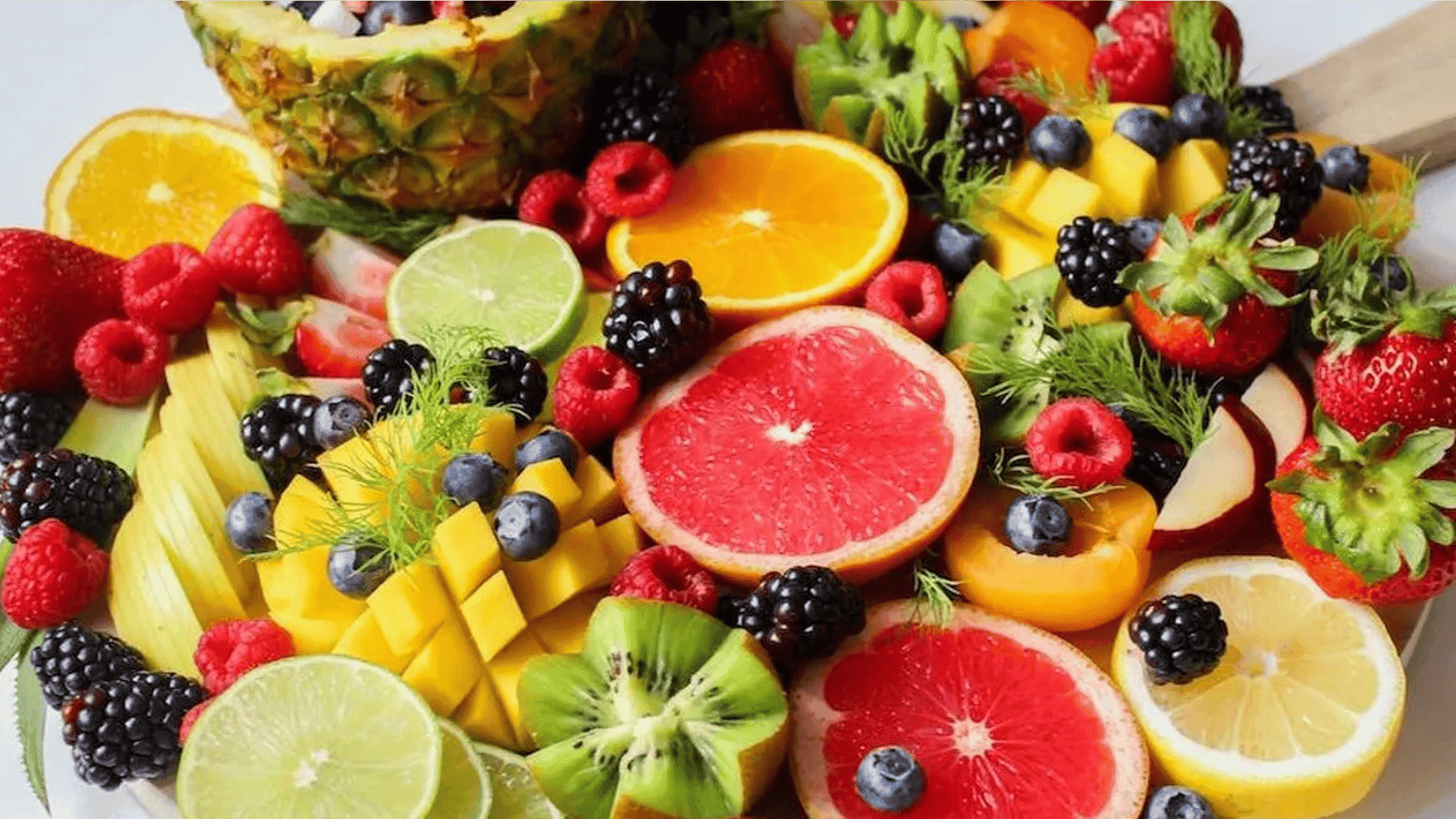 چوار میوەی گرنگ کە نابێت لەم زستانەدا لەبیرت بچن