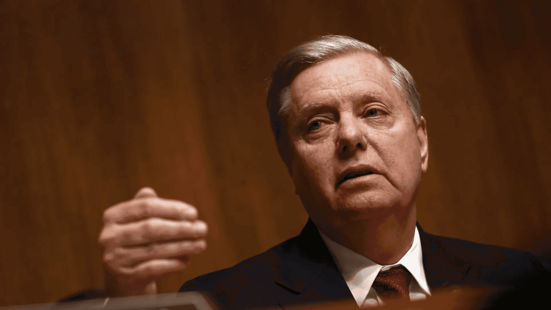 لیندسی گراهام: دەبێت بە هەر نرخێک بێت ئەمریکا بەرگری لە زیندانەکانی سوریا بکات