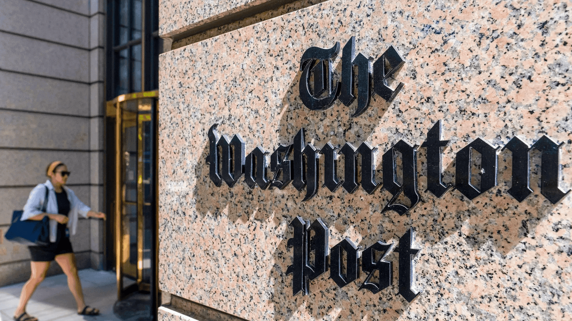 رۆژنامەی واشنتن پۆست دەستبەرداری سێیەکی کارمەندەکانی دەبێت