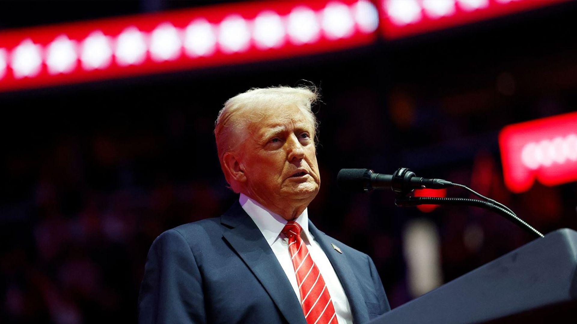 بڕیارەكەی ترەمپ بۆ رێگریكردن لە گەشتی هاووڵاتیانی 12 وڵات بۆ ئەمریكا جێبەجێكرا