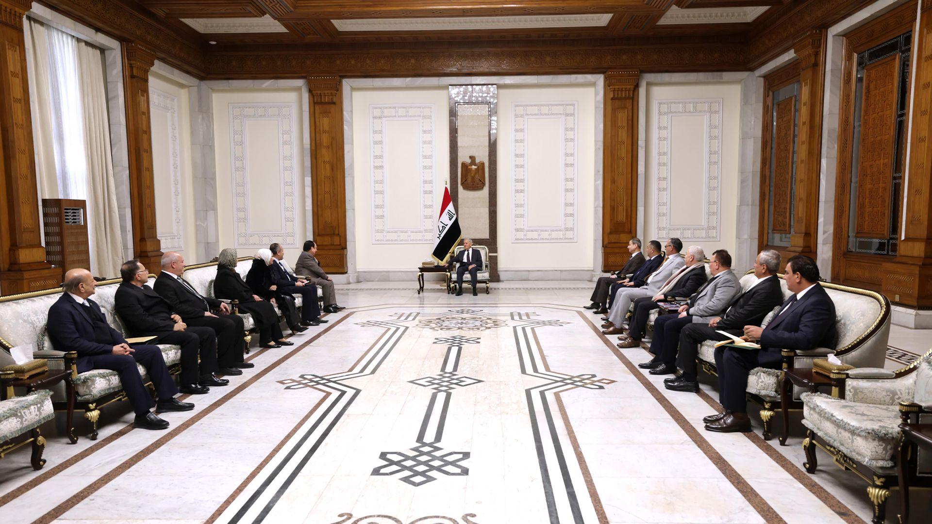 سەرۆک کۆمار پێشوازی لە وەفدێکی دەستەی راوێژکاری عیراق بۆ ئاوەدانکردنەوە و گەشەپێدان دەکات