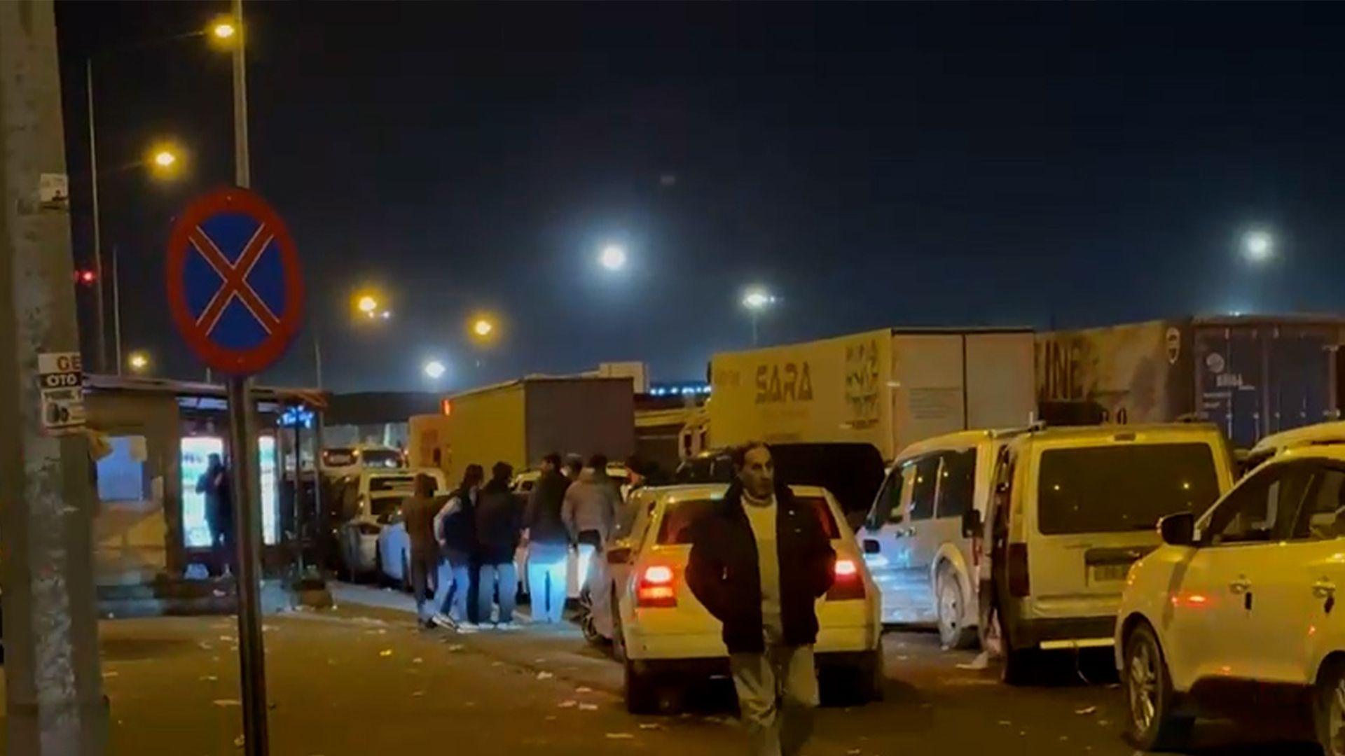 هەزاران هاووڵاتی هەرێم لە دەروازەی ئیبراهیم خەلیل گیریان خواردووە