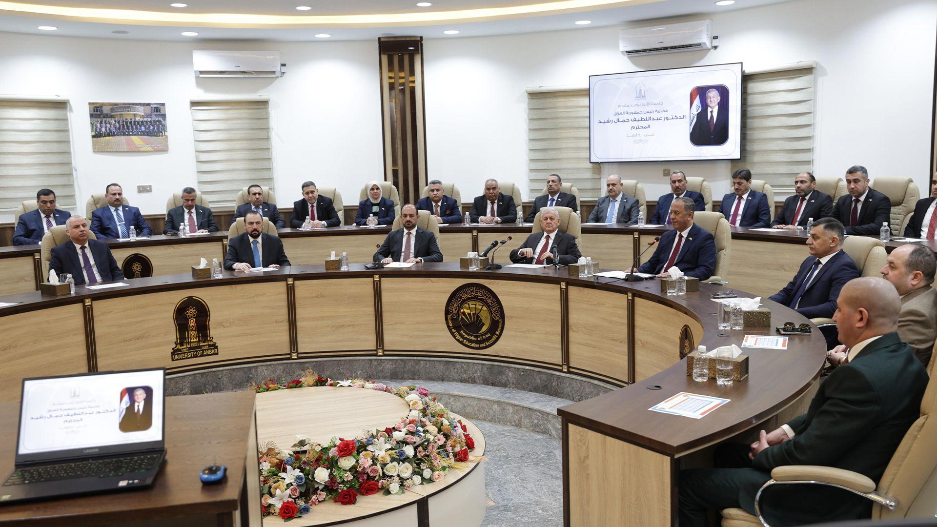 سەرۆک کۆمار سەردانی زانکۆی ئەنباری کرد و جەختی لە رۆڵی کادرانی زانستی کردەوه