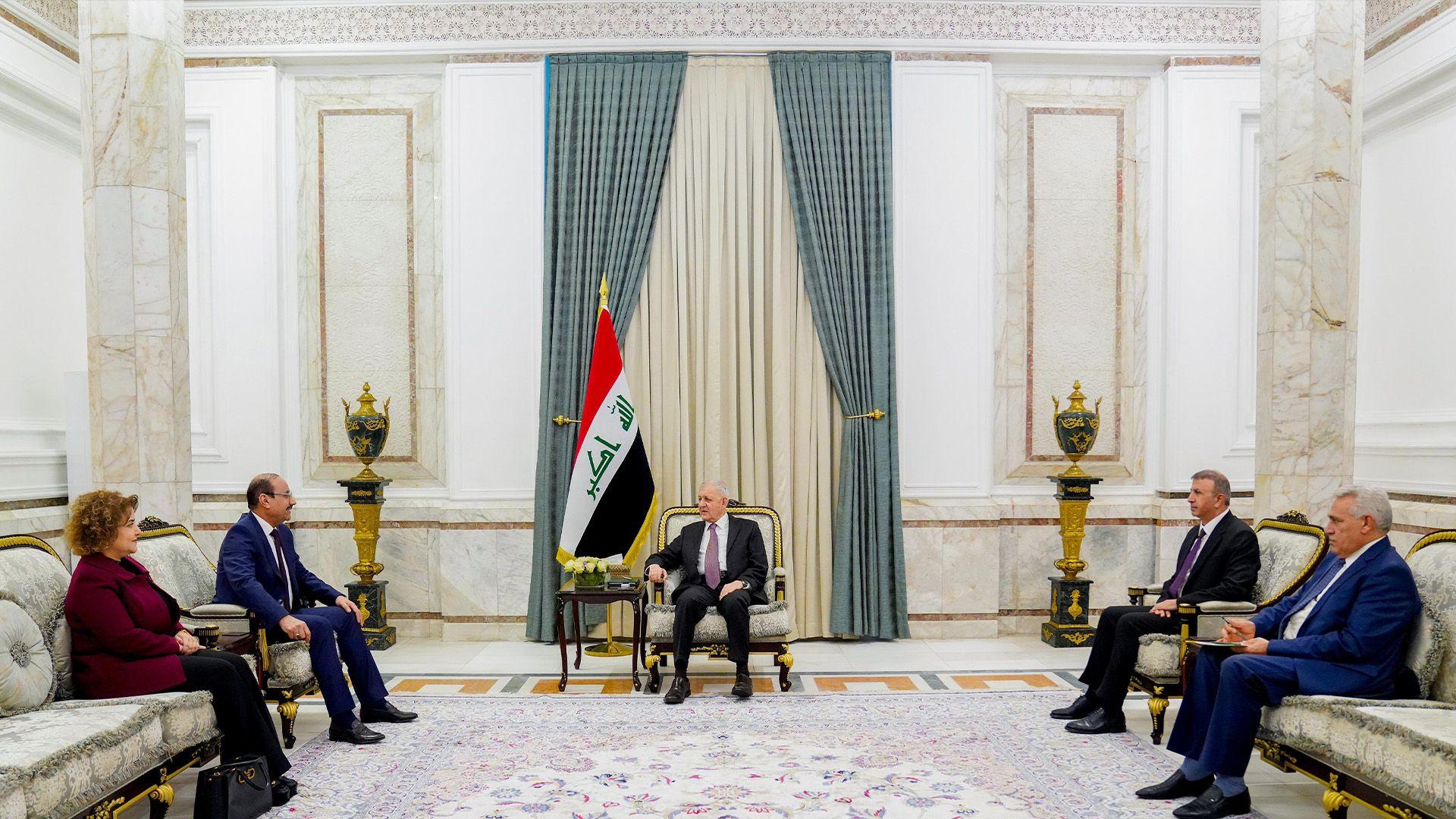 سەرۆک کۆمار: چارەسەری ریشەیی سەبارەت بە کێشە هەڵپەسێردراوەکانی نێوان حکومەتی فیدراڵی و حکومەتی هەرێم دووپاتدەکەینەوە