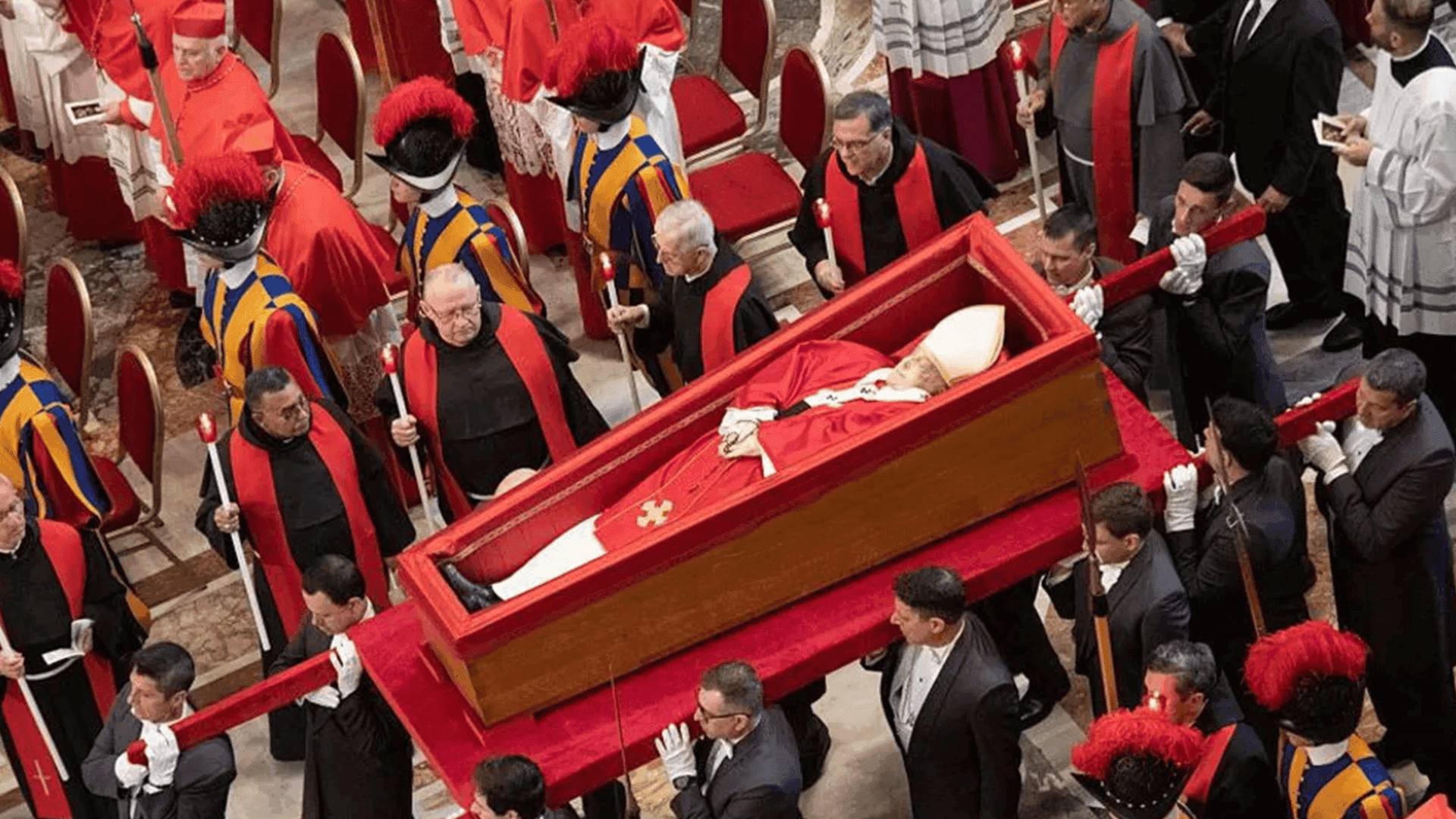 رێوڕەسمی بەخاکسپاردنی پاپا فرانسیس بەڕێوەدەچێت