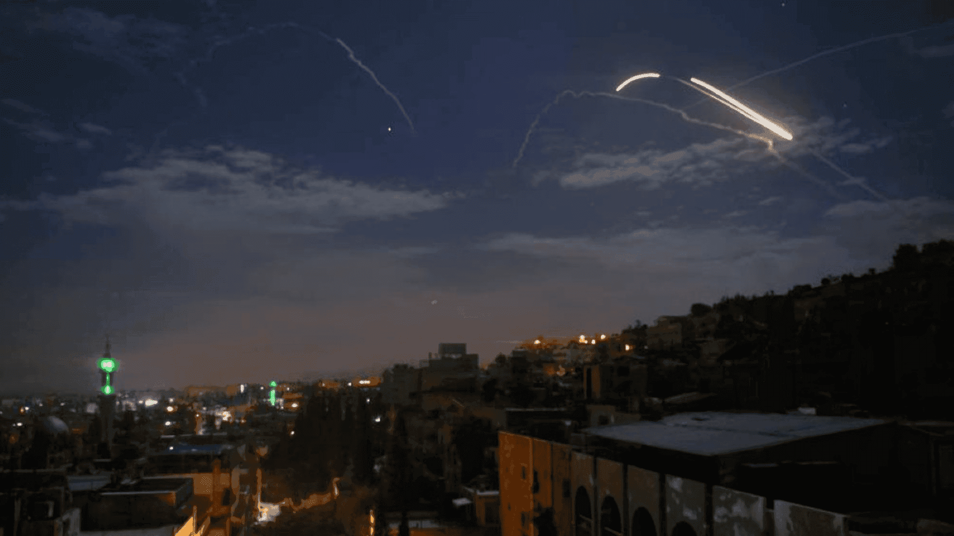 قەتەر ئاسمانی خۆی داخست