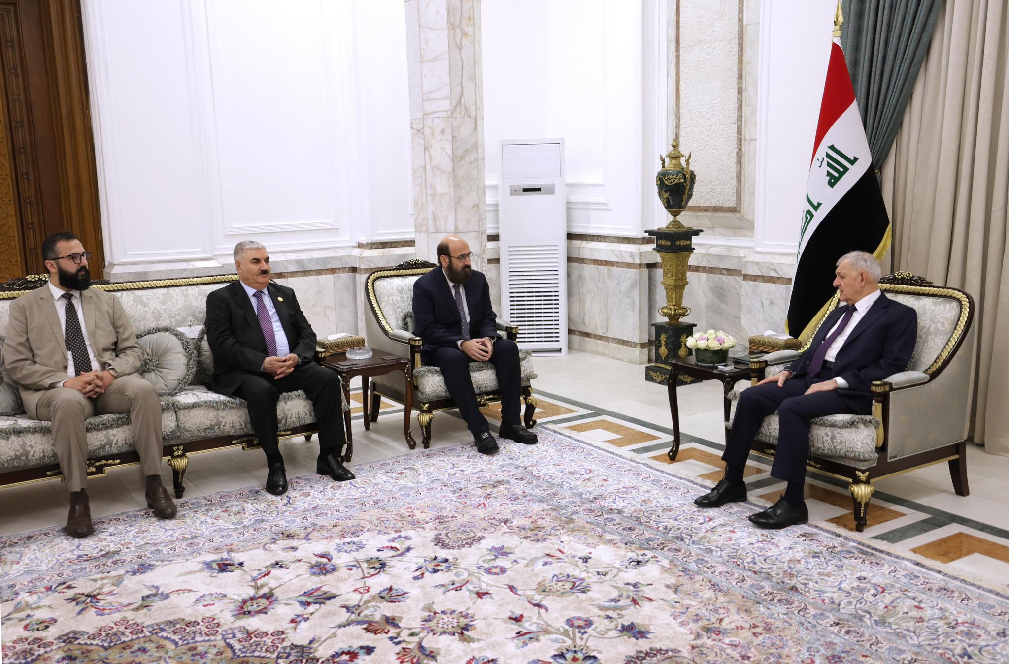 سەرۆك كۆماری عیراق لەگەڵ میری ئێزدییەكان كۆبووەوە 