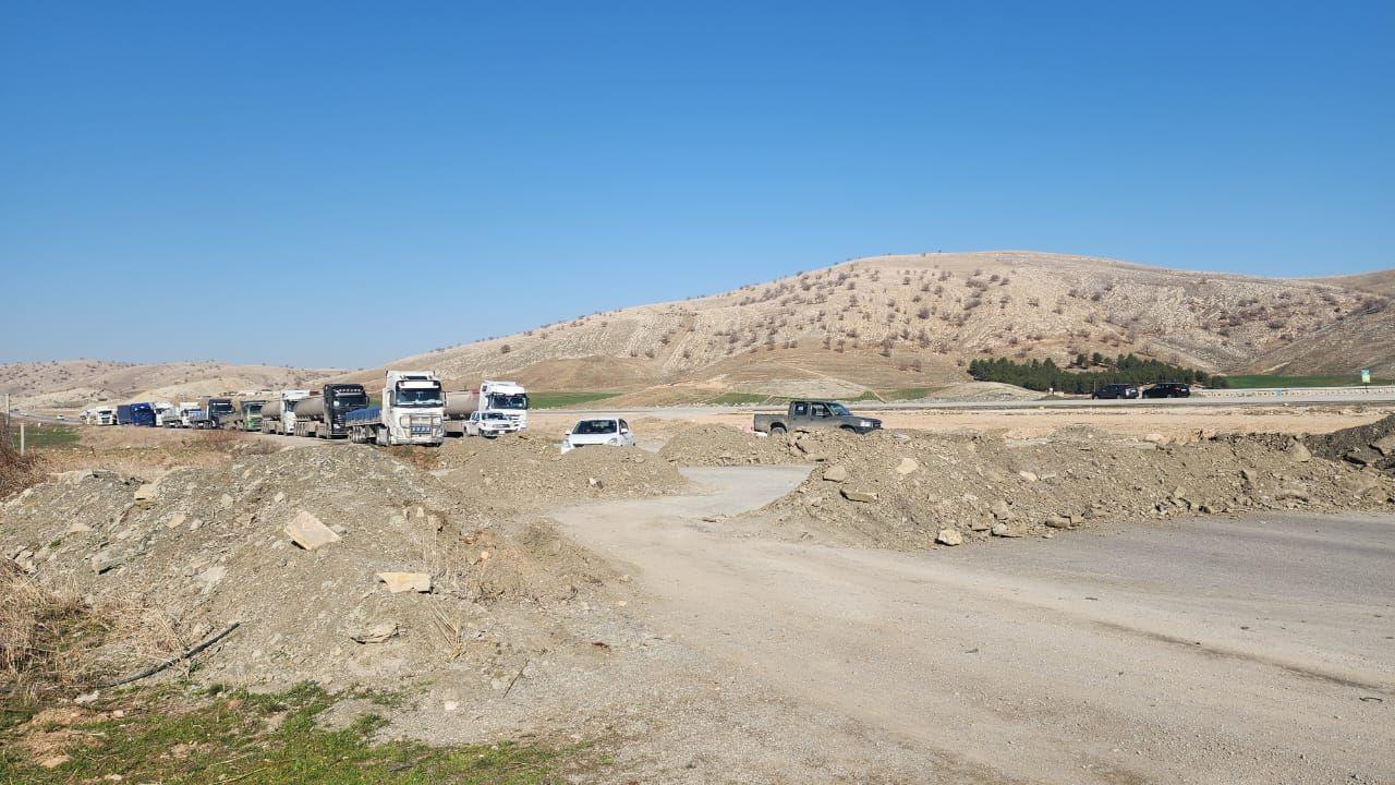 بۆ دووەم رۆژ؛ بەهۆی خراپی رێگاوبانەوە دانیشتووانی خەلەکان گردبوونەوە