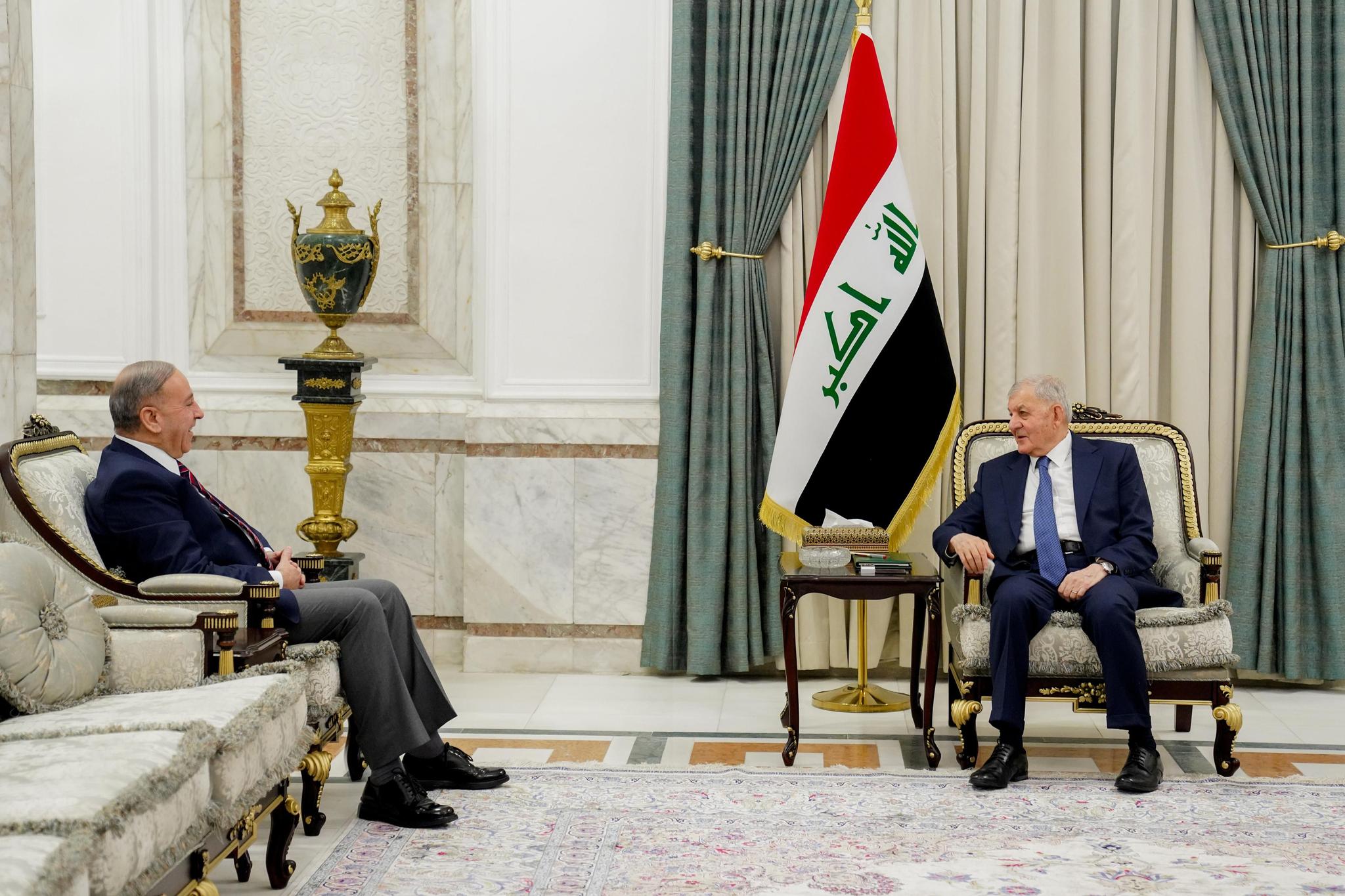 سەرۆک کۆمار تایبەت بە پێشێلکارییەکانی سەر خاکی عیراق و هەرێم لەگەڵ خالید ئەلعوبەیدی کۆبووەوە