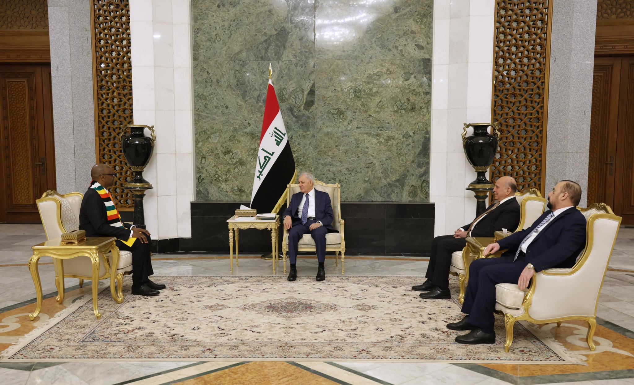 سەرۆک کۆمار کارنامەی باڵیۆزی نوێی کۆماری زیمبابۆی و ئەلبانیا و قوبرسی وەرگرت 