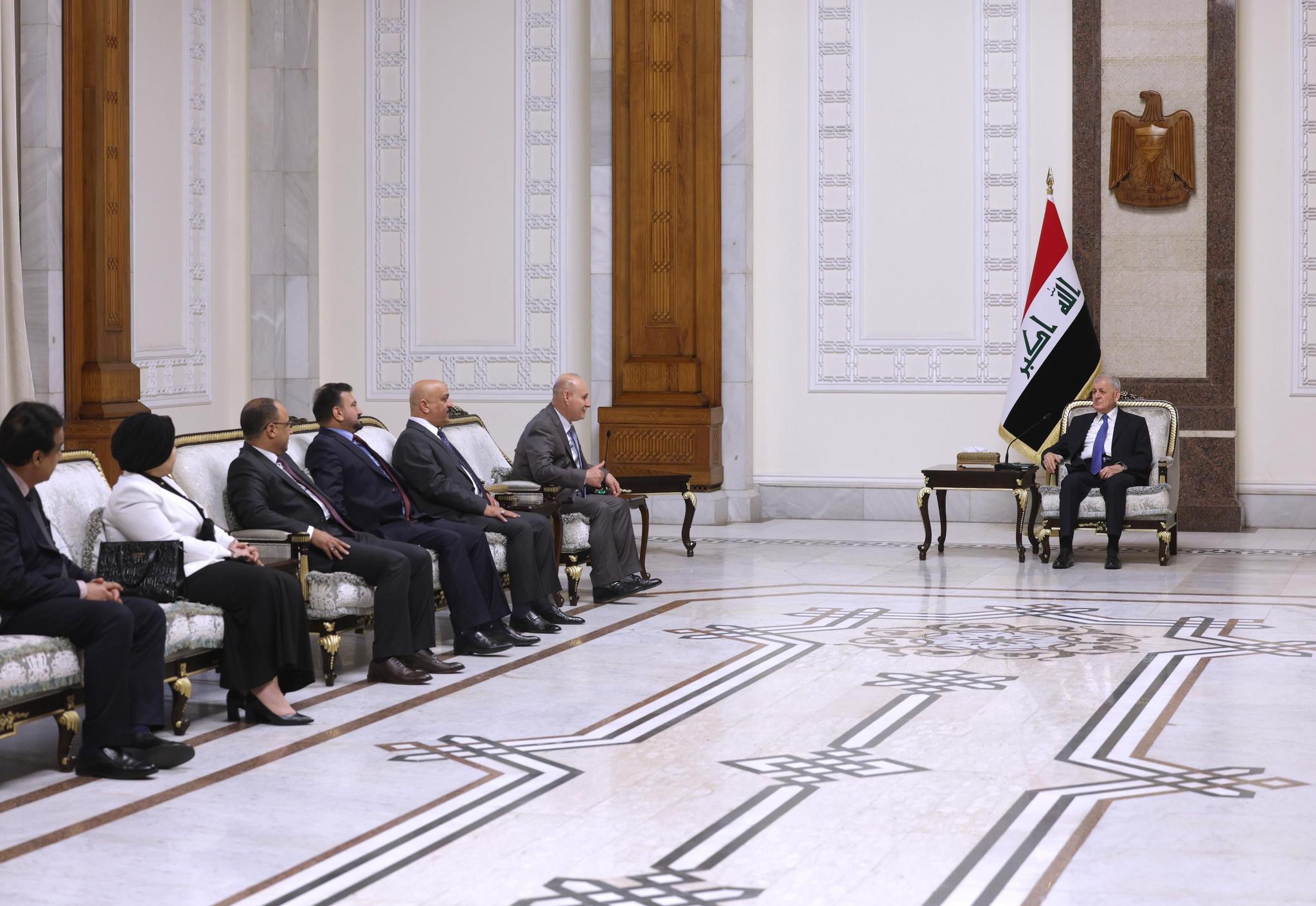 رئيس الجمهورية يسقبل وفد المفوضين ويؤكد على المشاركة الفاعلة في الانتخابات