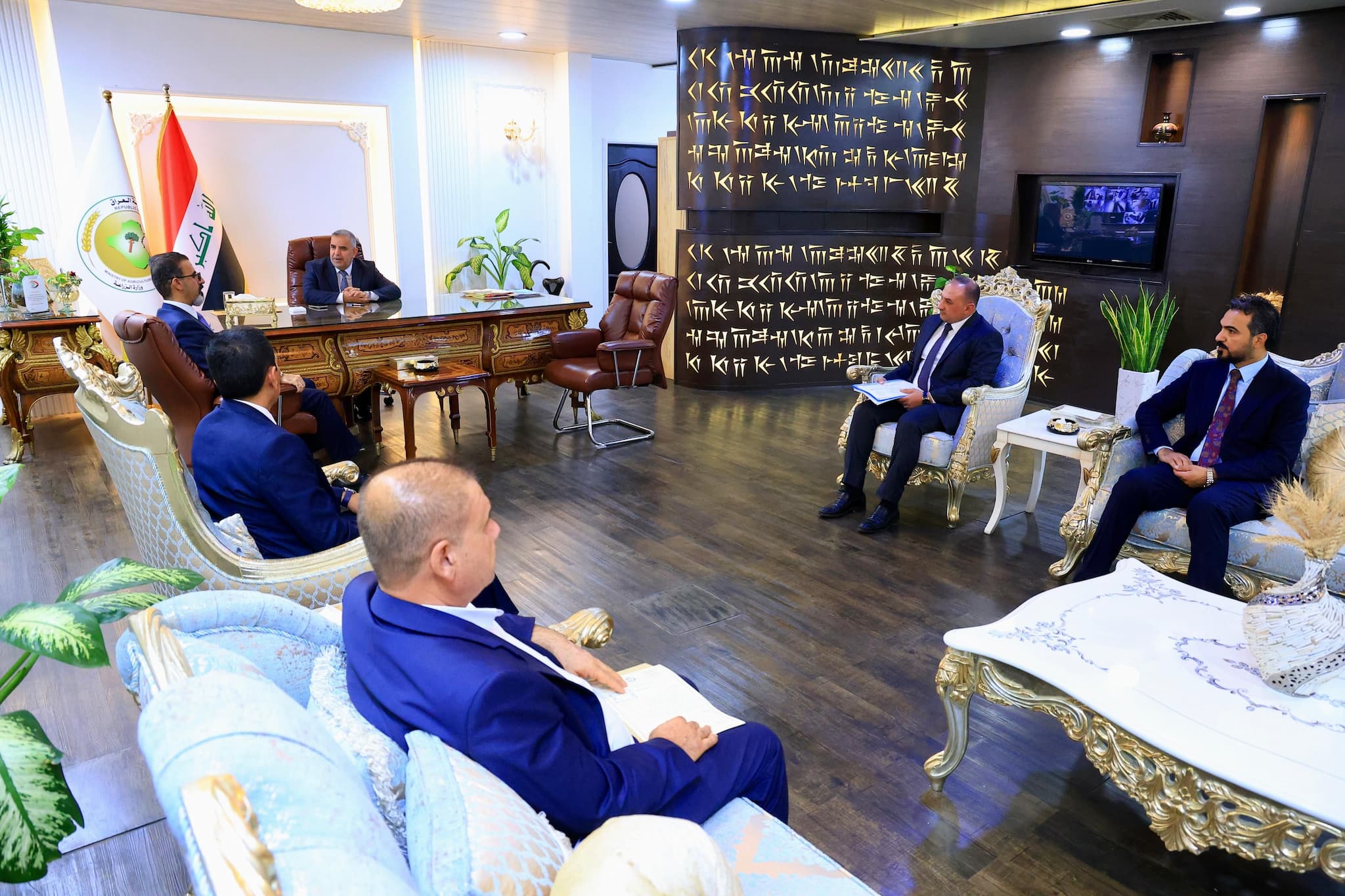 article gallery image