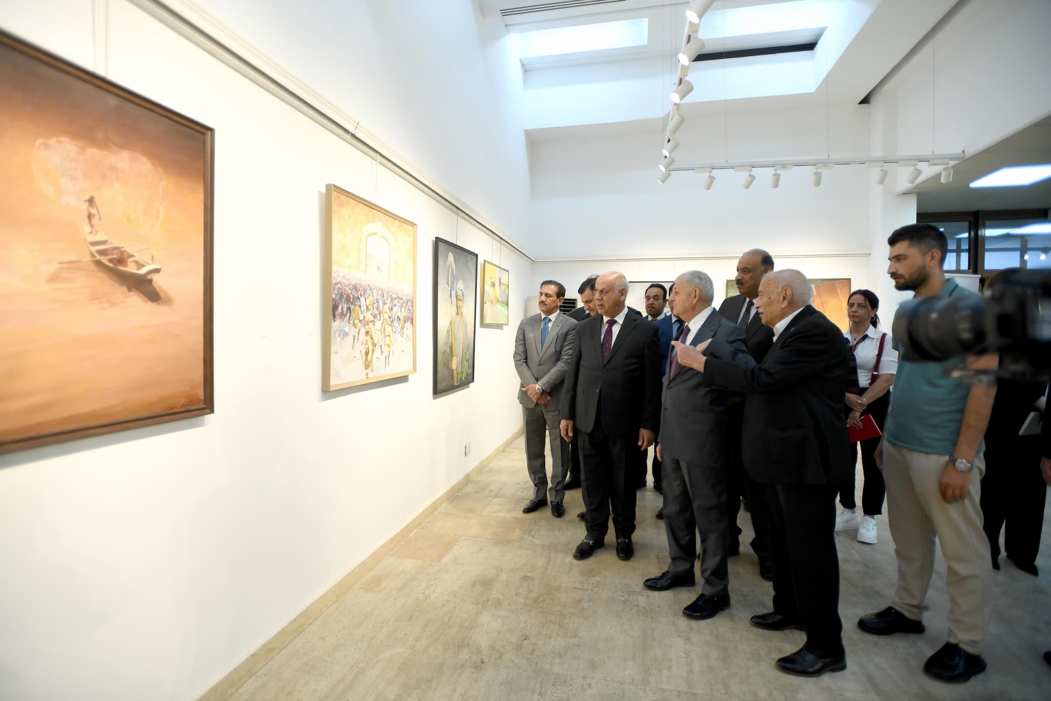 article gallery image