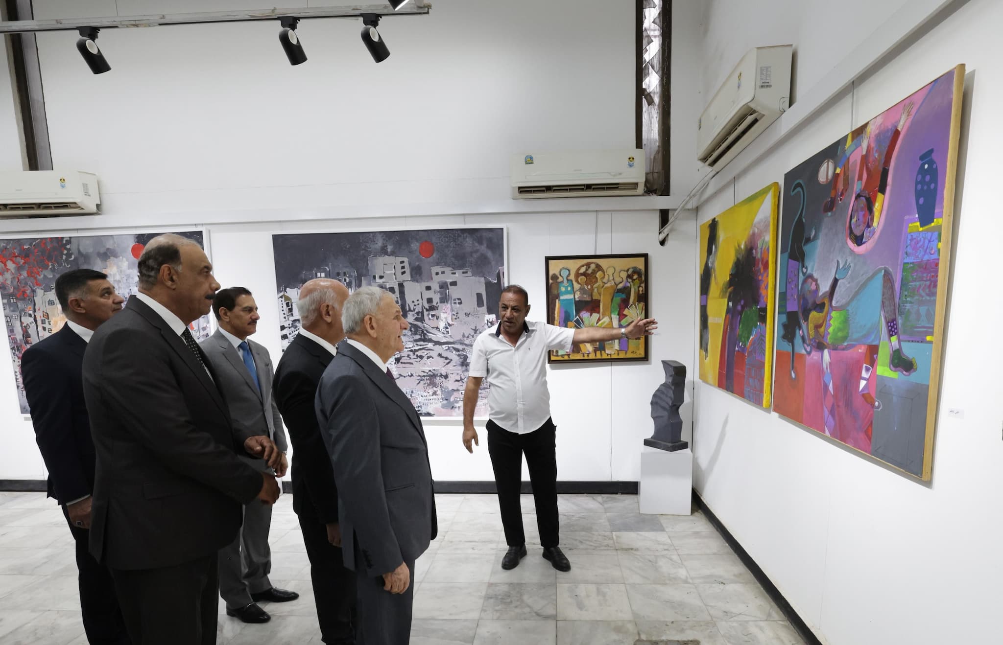 article gallery image