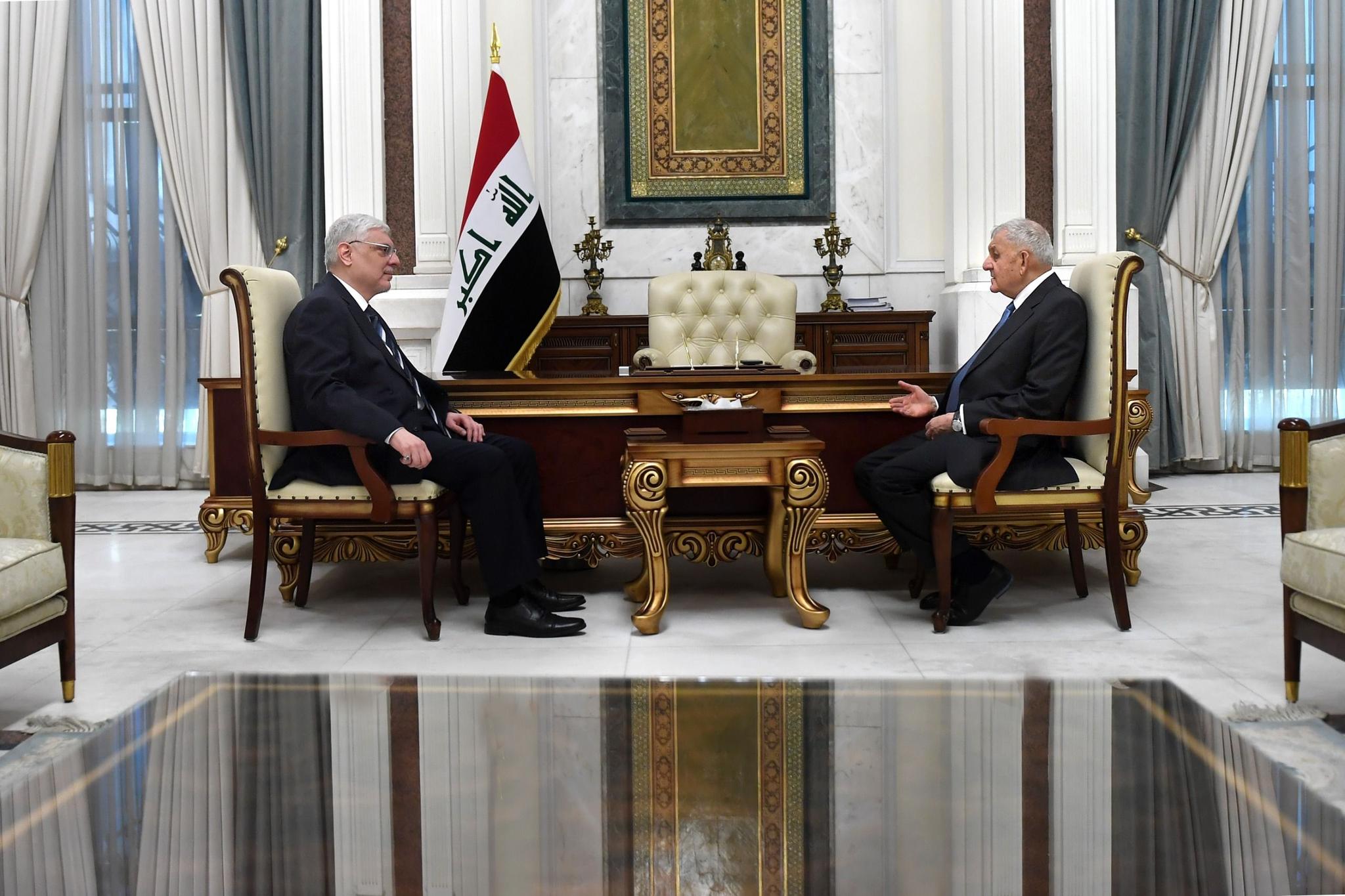 رئيس الجمهورية يستقبل سفير العراق الجديد لدى دولة قطر ويؤكد على أهمية العلاقات التي تربط البلدين