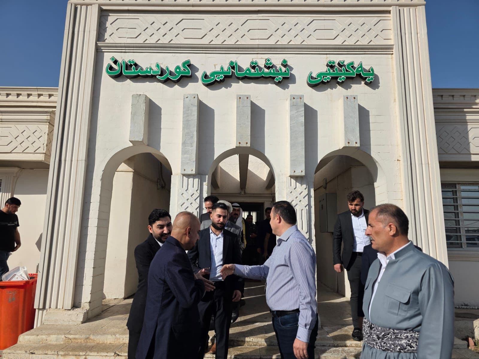 article gallery image