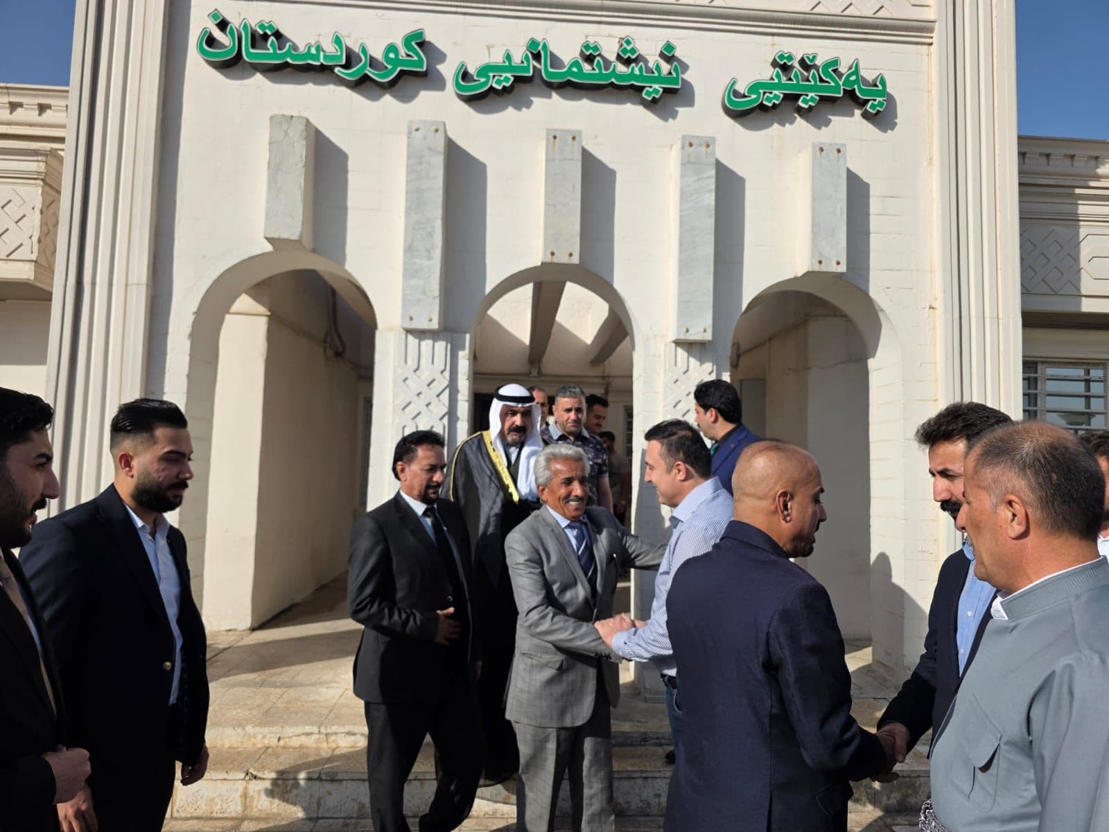 article gallery image