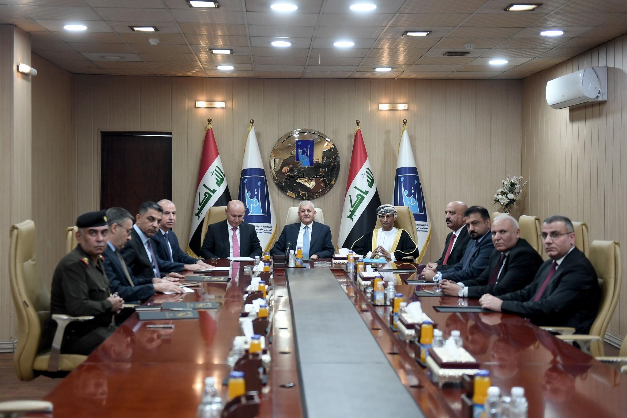 رئيس الجمهورية يزور المفوضية ويدعو إلى المشاركة الواسعة في الانتخابات