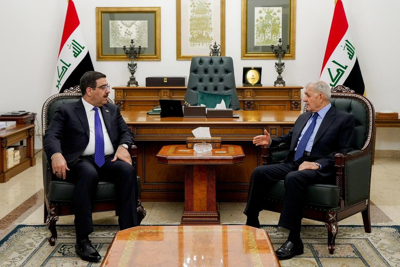 رئيس الجمهورية يستقبل وزير التجارة لبحث تعزيز الاستقرار الاقتصادي وتطوير قطاع التجارة 