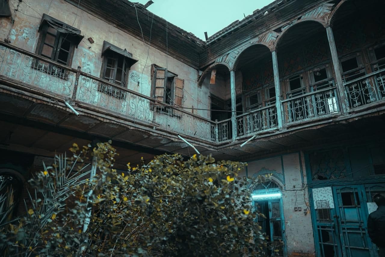 article gallery image