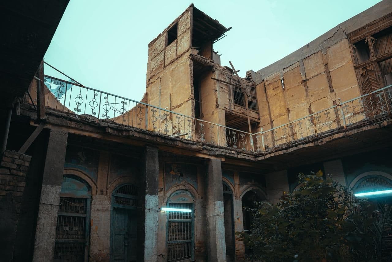 article gallery image