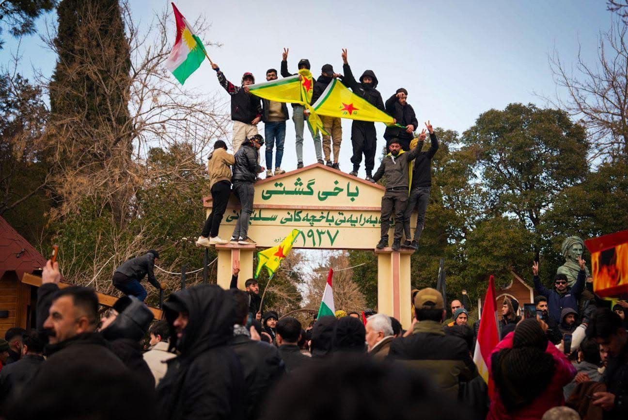 article gallery image