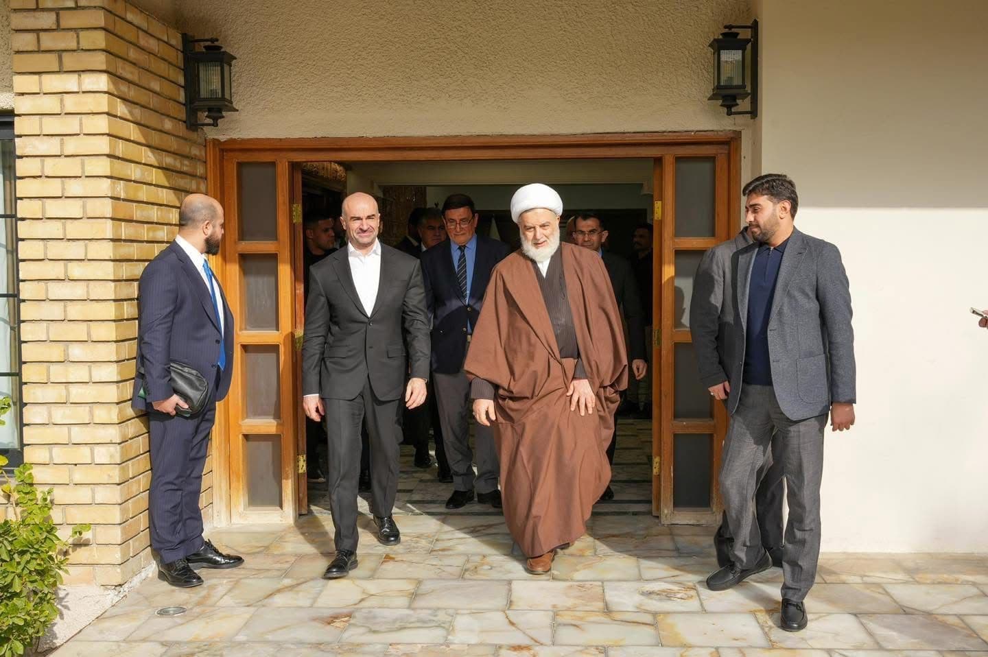 article gallery image