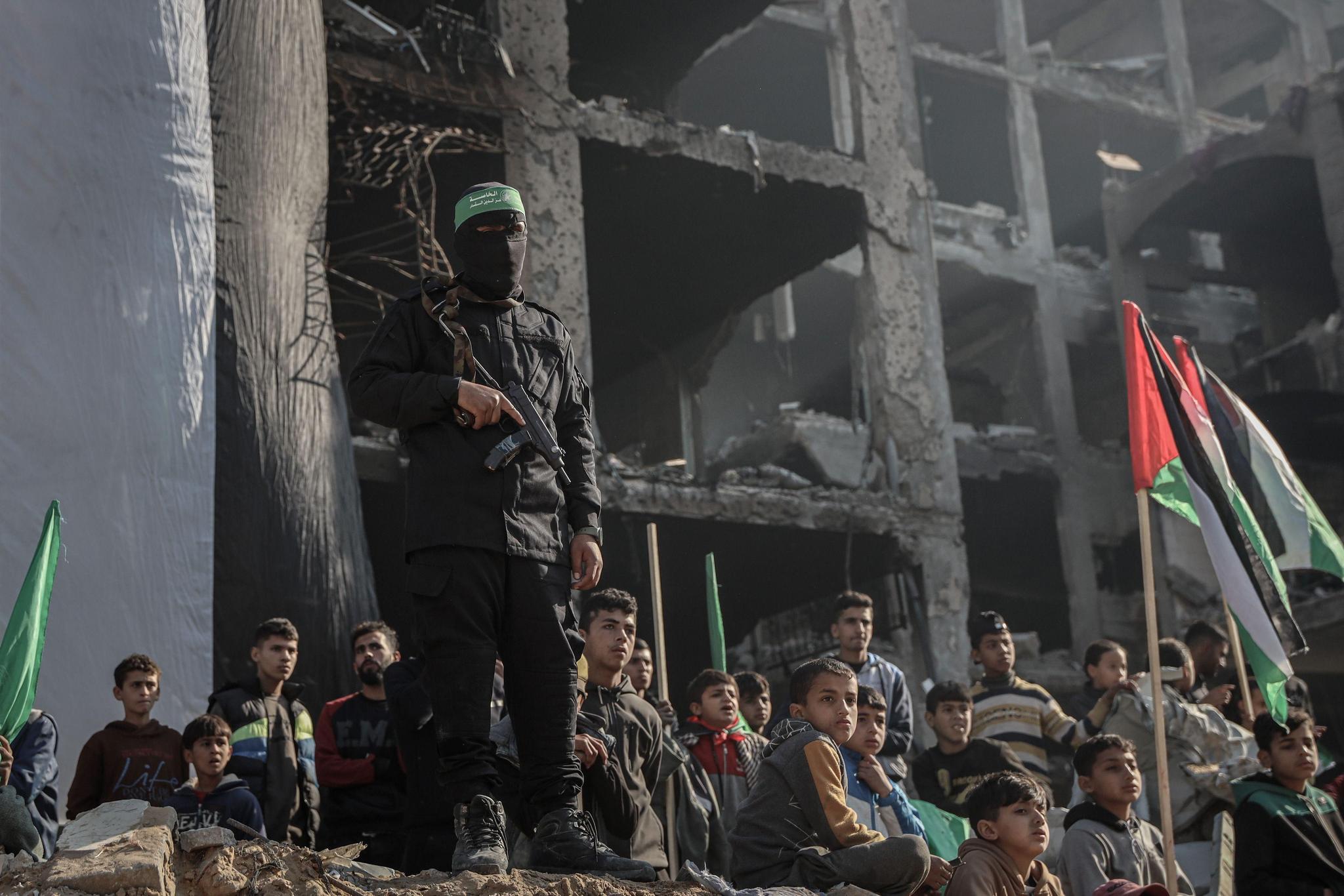 حماس ترفض نزع سلاحها أو ابعادها عن غزة