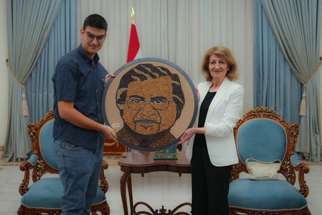 article gallery image