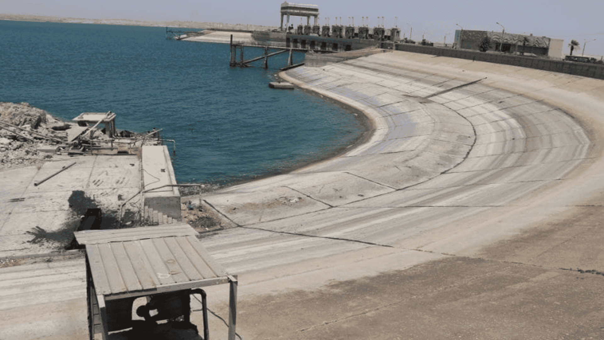 ئاستی بەنداوی فورات بەردەوامە لە دابەزین