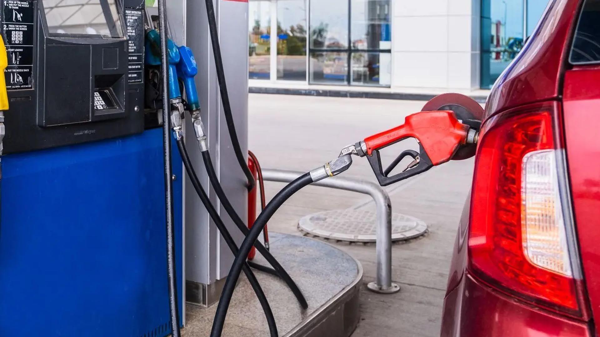 لە سلێمانی نرخی هەر سێ جۆرەكەی بەنزین 25 دینار دابەزی 