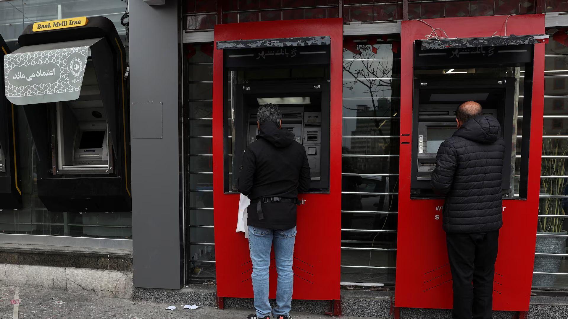 ئێران هەڕەشەی بەئامانجگرتنی  بانک و دامەزراوە داراییەکانی ئەمریکا و ئیسرائیل لە ناوچەکەدا دەکات