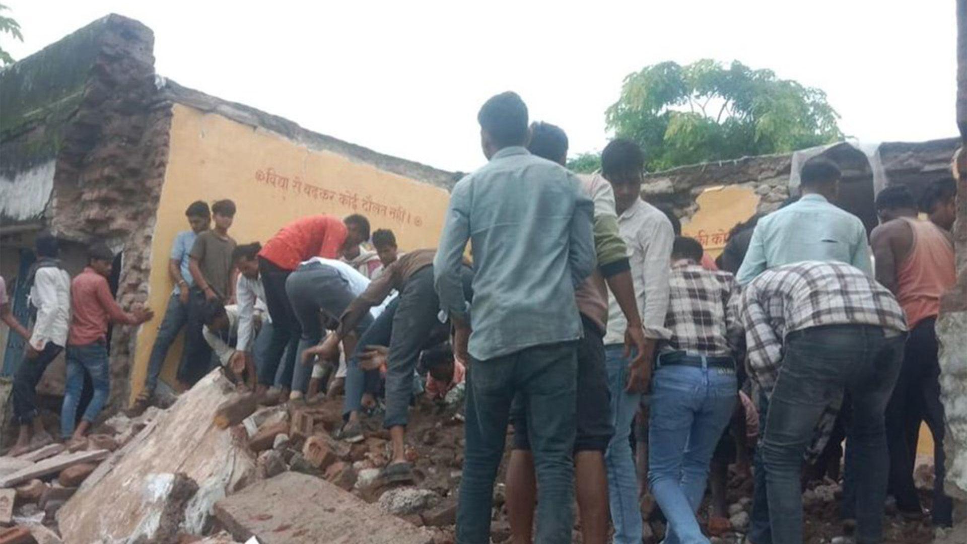 هیندستان؛ بەهۆی روخانی سەقفی قوتابخانەیەکەوە ژمارەیەک منداڵ بوونە قوربانی