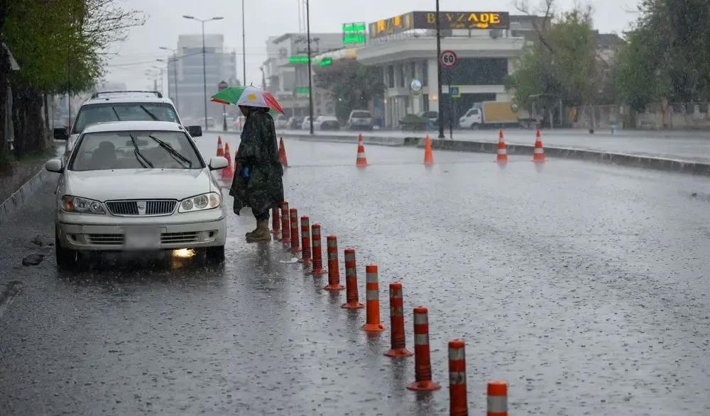 کەشناسی: پلەکانی گەرما بەشێوەیەکی بەرچاو نزم دەبنەوە و تاوەباران و هەورەتریشقە دەبێت
