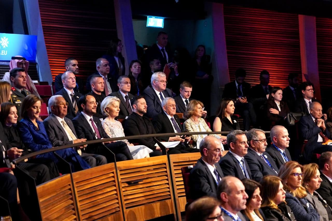 article gallery image