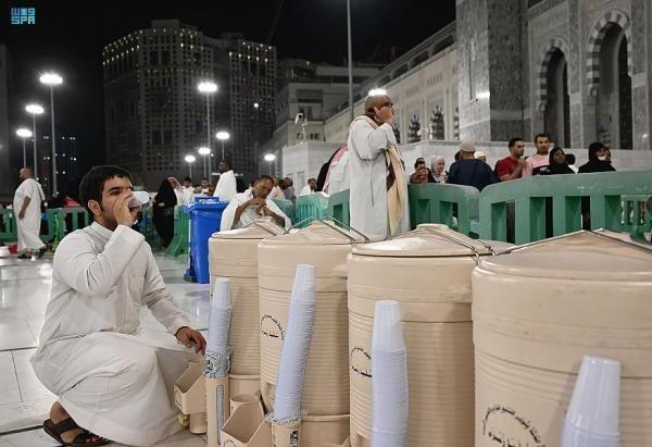 دراسة تكشف أن عمر ماء زمزم 6175 عاماً في بطن الأرض
