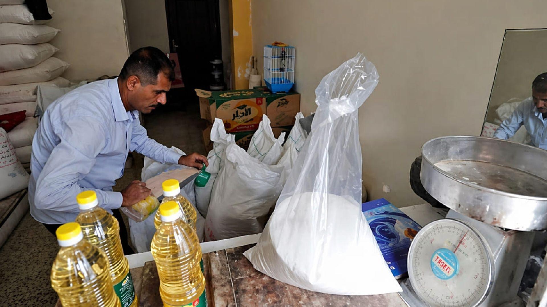 وەزارەتی بازرگانی عیراق: بەشەخۆراک لەو کەسانە دەبڕدرێت کە موچەکەیان لە ملیۆن و نیوێک زیاترە