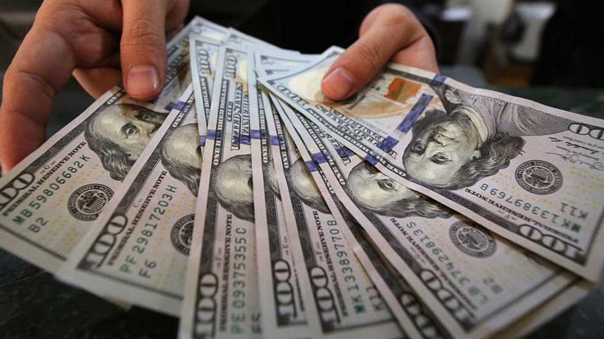 راوێژکارێکی سەرۆک وەزیران عیراق راستیی وەستانی ناردنی دۆلار روندەکاتەوە 