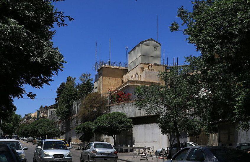 رويترز: تسريح مفاجئ لدبلوماسيين معنيين بسوريا في الخارجية الأميركية