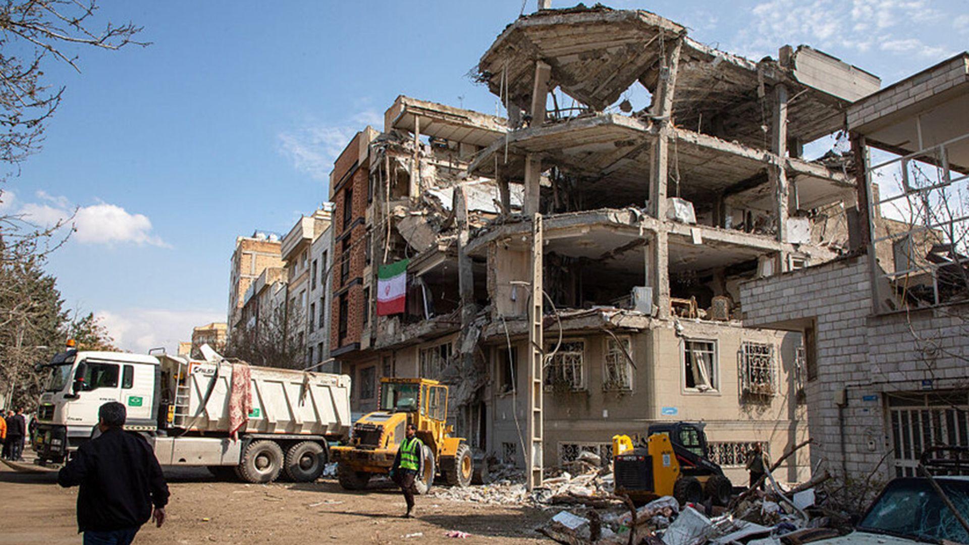 زیاتر لە 38 هەزار باڵەخانە لە تاران زیانیان پێگەیشتووە 