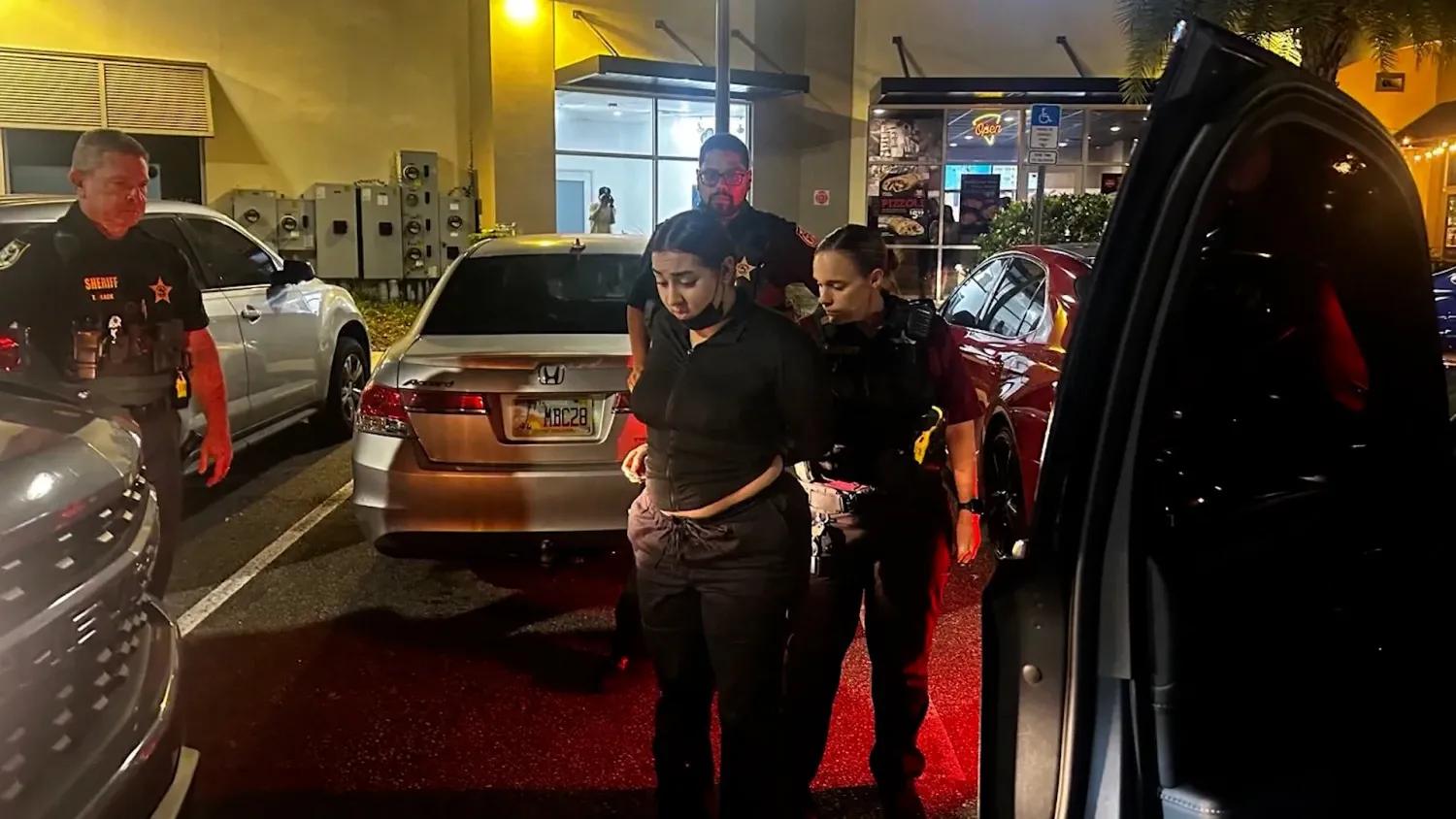 لە فلۆریدای ئەمریكا كەسێك لەسەر دوو دۆلار 14 چەقۆی لەژنێكدا

