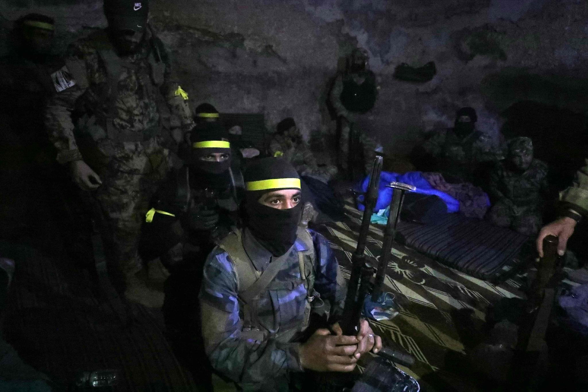 لە ئیدلیب زیاتر لە ٢٠٠ سەرباز و چەكداری سوریا كوژران