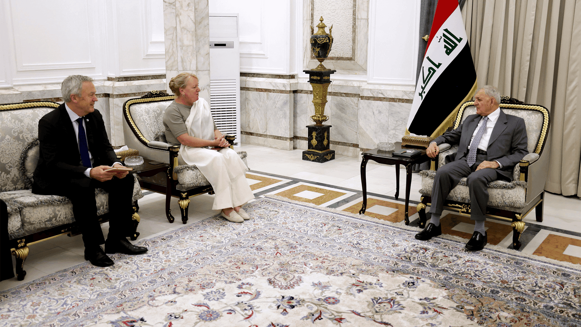 سەرۆک کۆمار پێشوازی لەباڵیۆزی هۆڵەندا دەکات