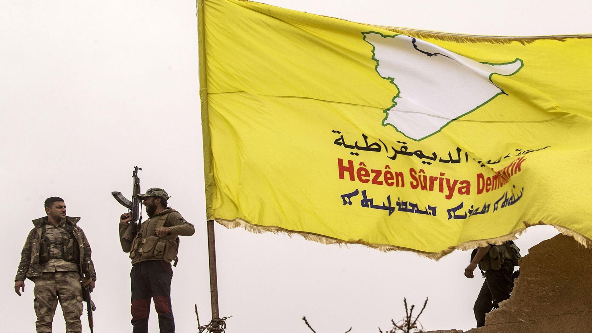 وەزیری بەرگری سوریا: هەڵوەشاندنەوەی گروپە چەكدارەكانی سوریا هێزەكانی سوریای دیموكرات ناگرێتەوە