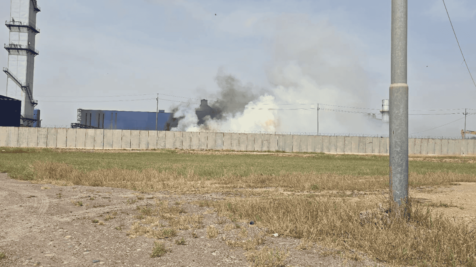 لە هەولێر ئاگر لە کارگەیەکی شیش کەوتەوە