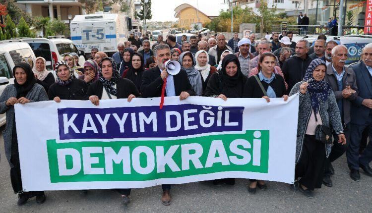 لە مێردین نارەزایەتییەكان دژی دوورخستنەوەی سەرۆكی شارەوانییەكان بەردەوامە
