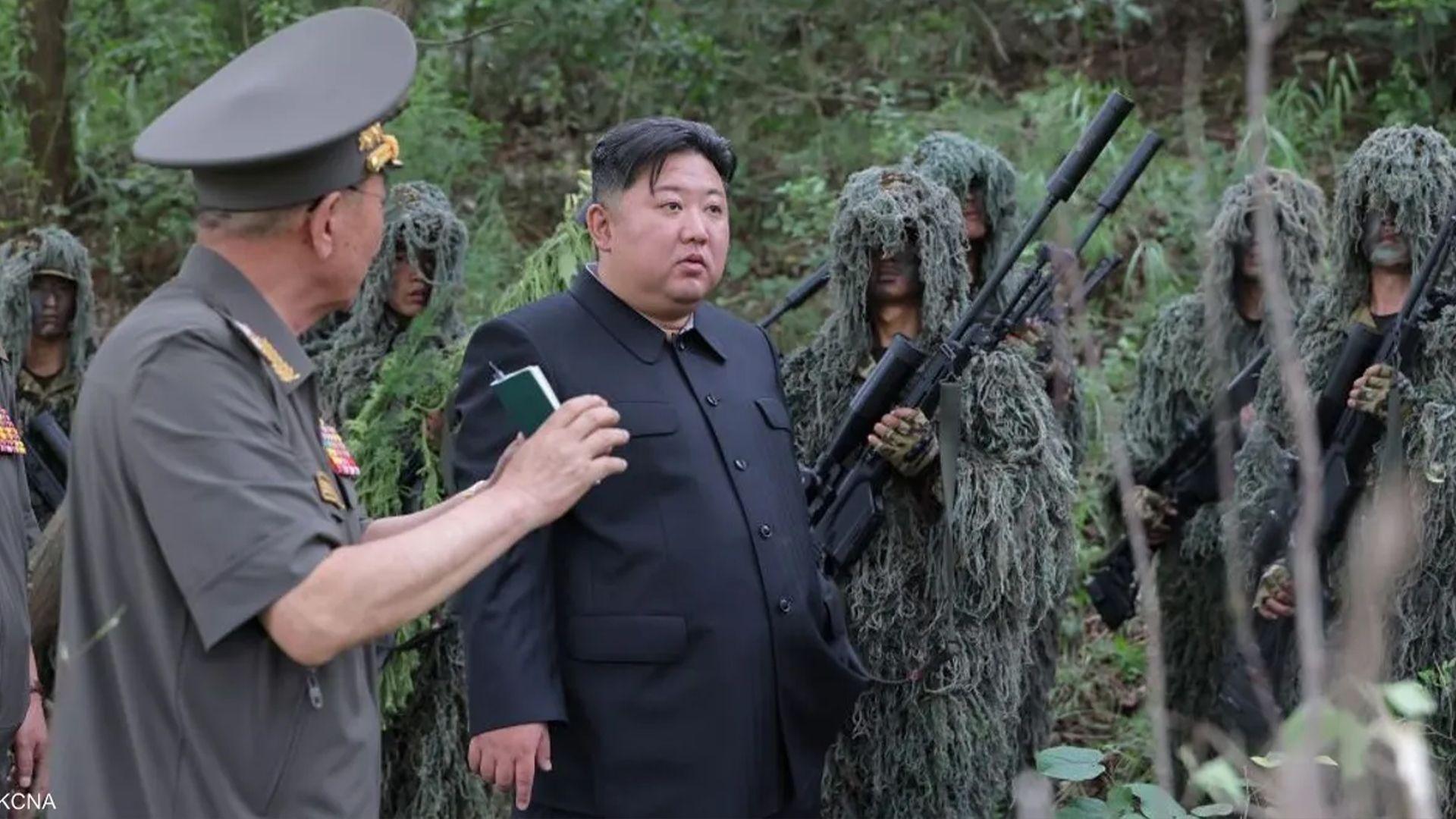 سەرۆکی کۆریای باکور چەکێکی نیشانەشکێنی نوێی وڵاتەکەی تاقیکردەوە