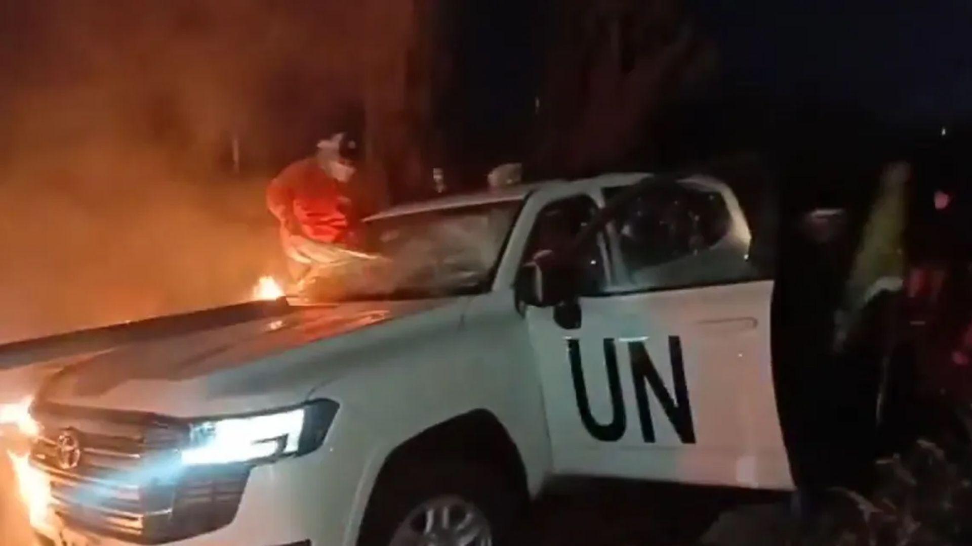 دژی رێگری لە نیشتنەوەی فڕۆكەیەكی ئێران لایەنگرانی حزبوڵا لە بەیروت خۆپیشاندانیان كرد 