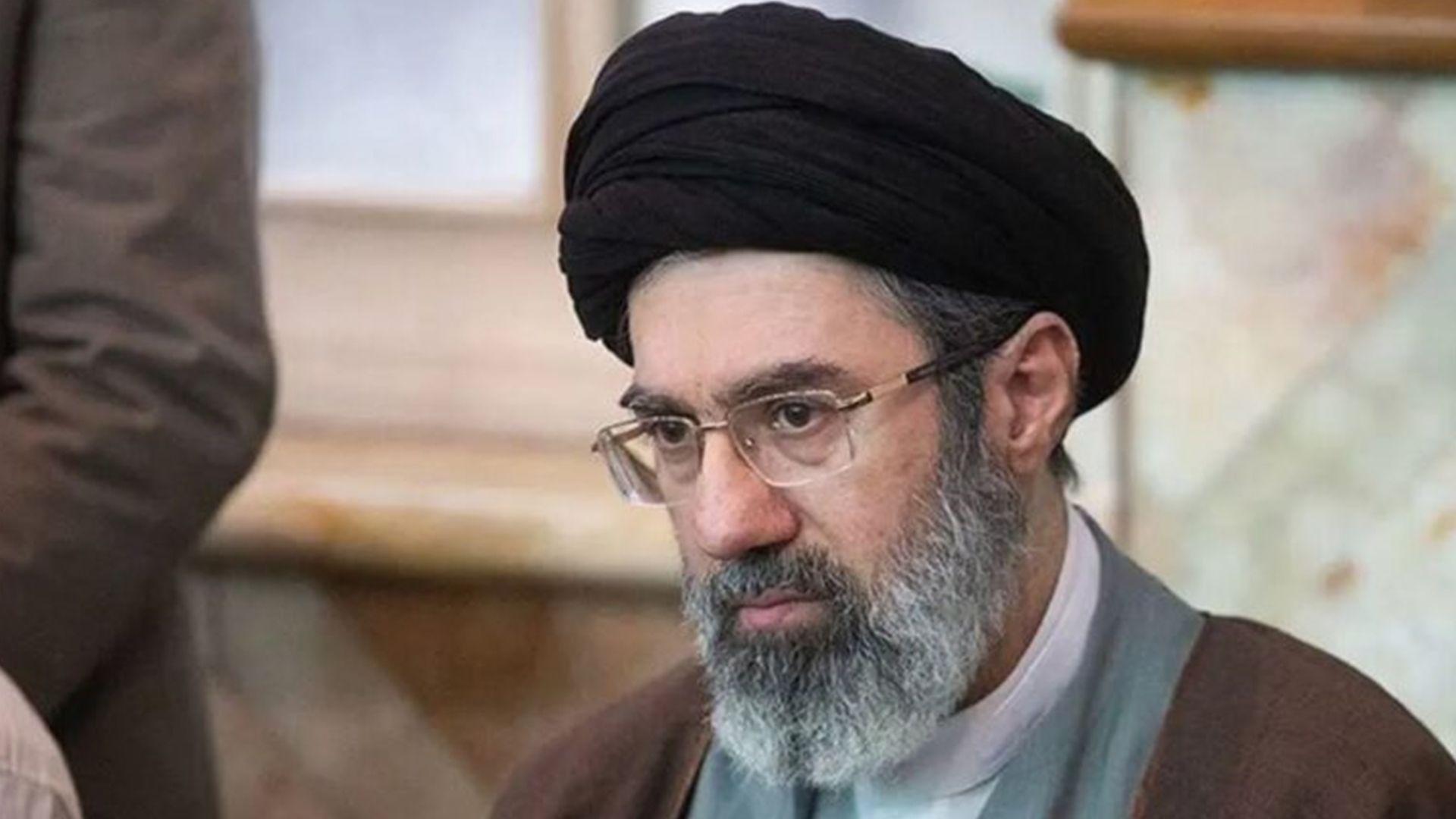 موجتەبا خامنەیی: ئەمریكا و ئیسرائیل هەوڵ دەدەن لە ناوخۆی ئێران دووبەرەكی دروست بكەن