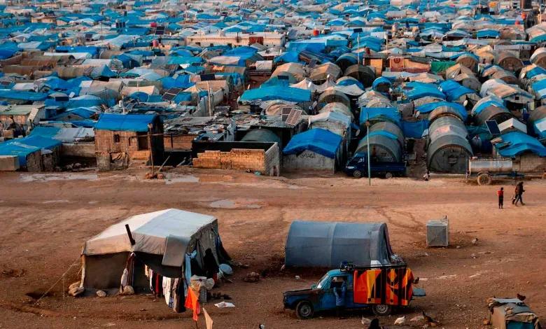 منظمة لحقوق الانسان تحذر من مصير مجهول لآلاف المحتجزين في مخيمات سوريا